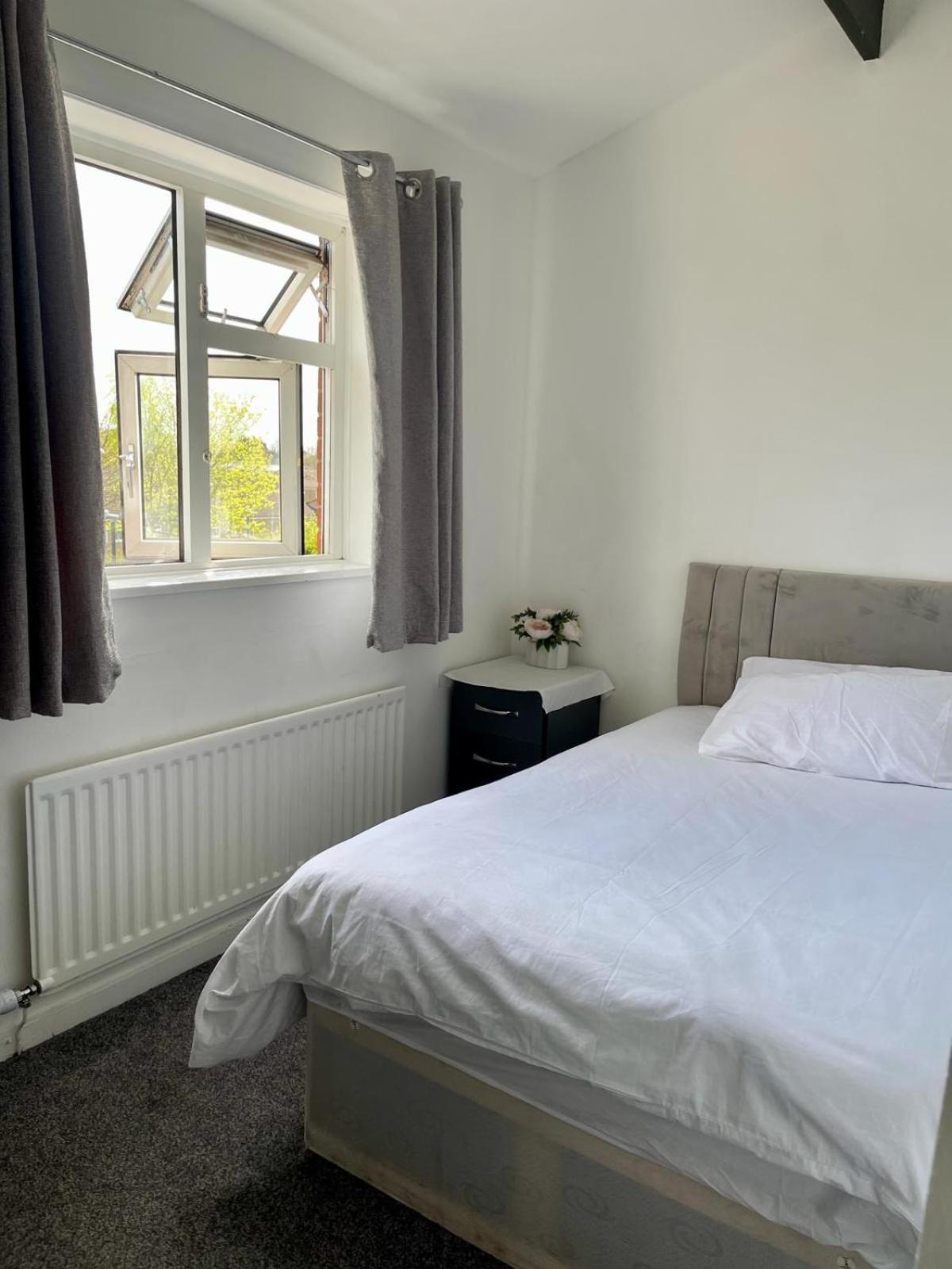 Homestays-Close To Coventry City And University I Free Parking I Wi-Fi Екстериор снимка