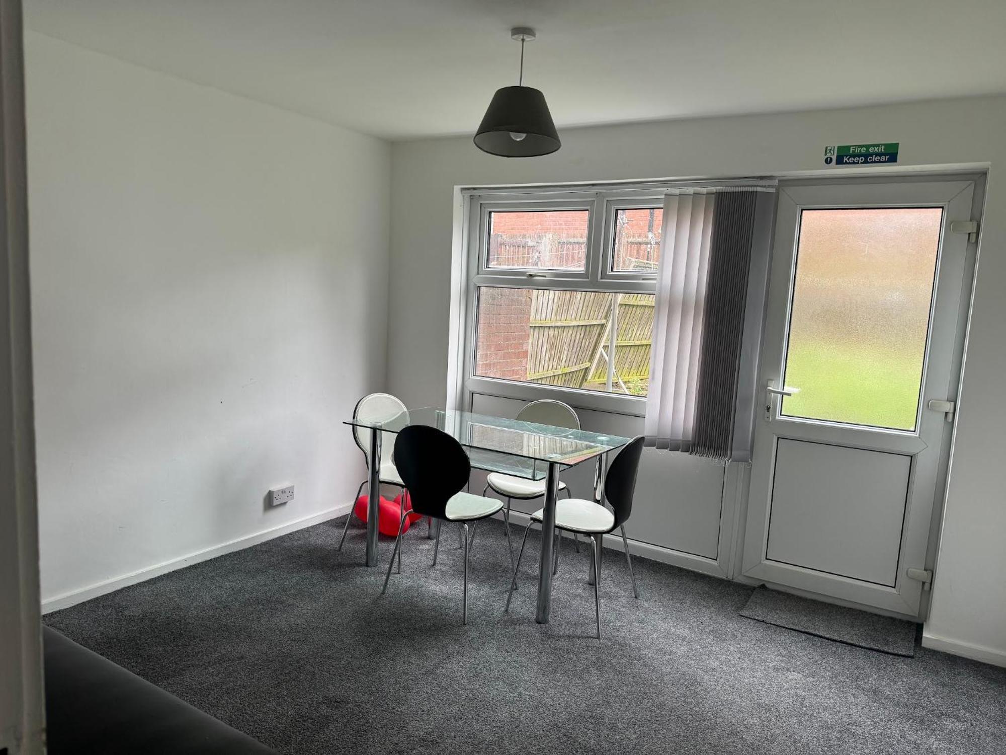 Homestays-Close To Coventry City And University I Free Parking I Wi-Fi Екстериор снимка